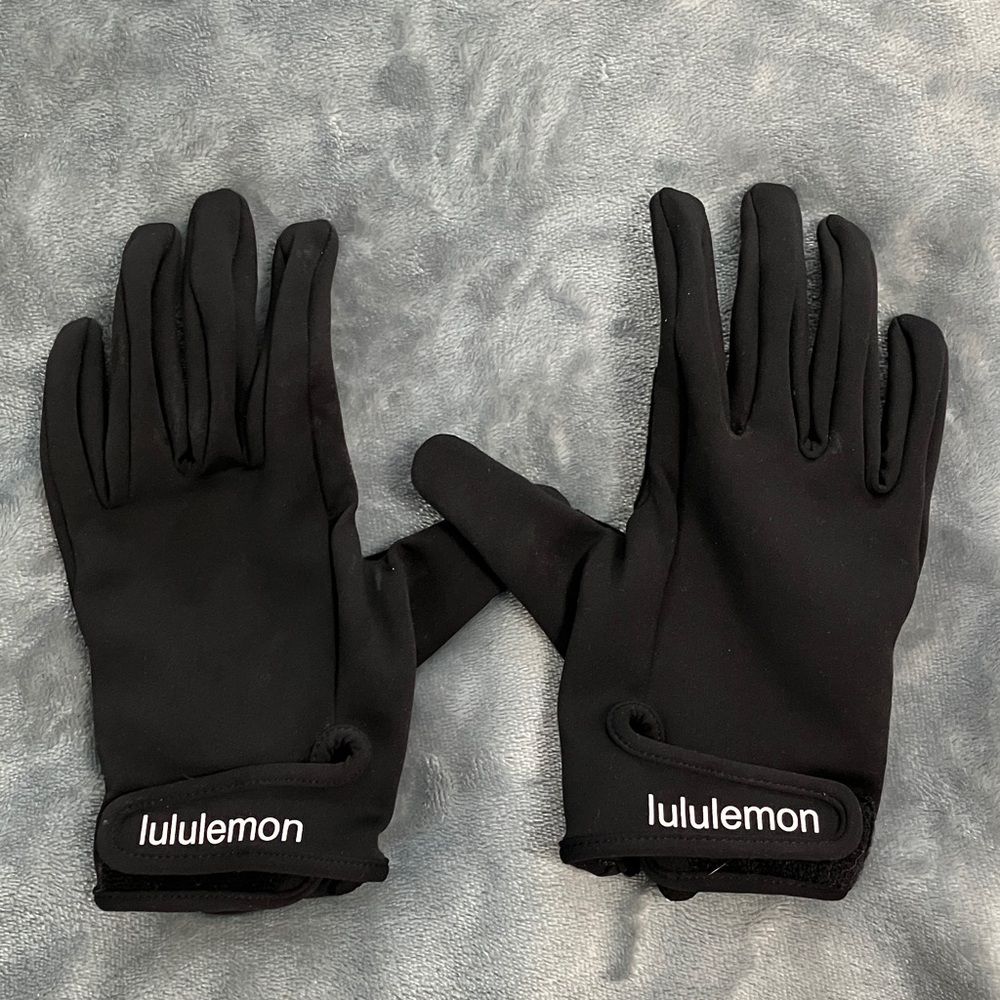 Lululemon Black Padded Gloves